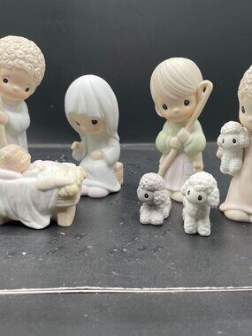 1986 Precious Moments Come Let Us Adore Him Porcelain Nativity Set 104000 READ